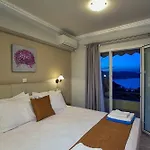 Aliki 4*